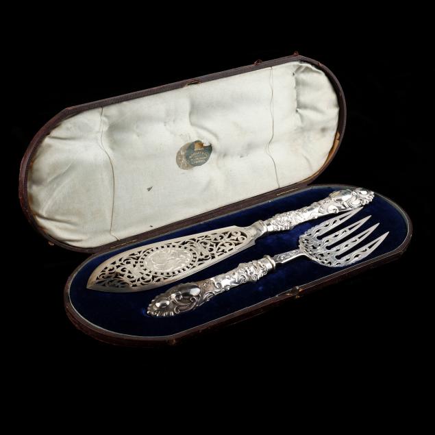 CASED VICTORIAN SILVER FISH SERVER