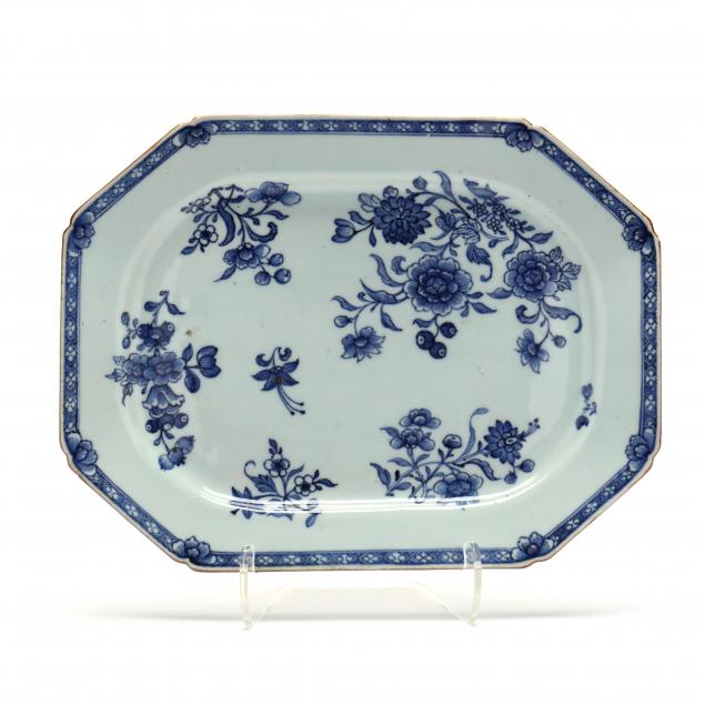 A CHINESE EXPORT BLUE AND WHITE