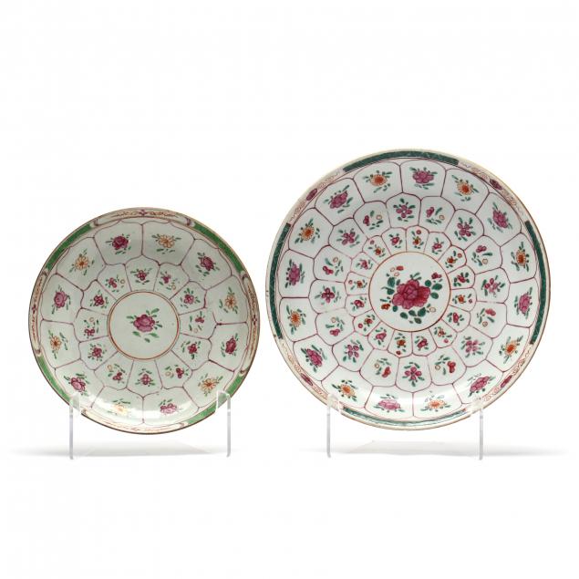 TWO CHINESE EXPORT PORCELAIN PLATES