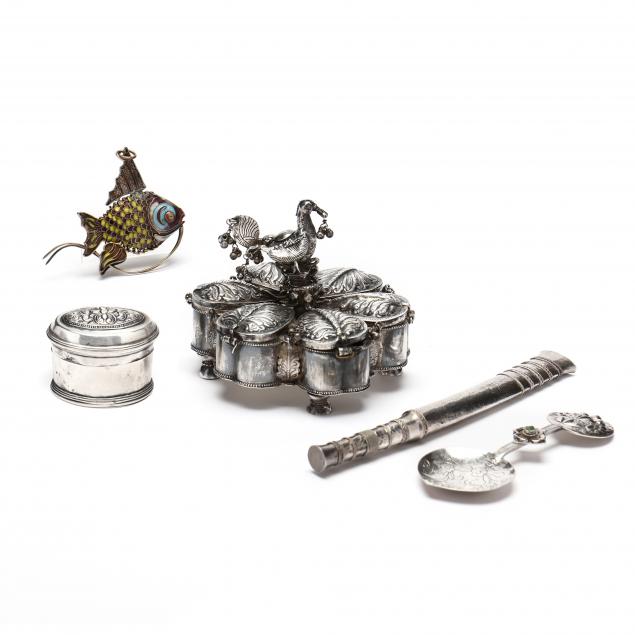 FIVE ASIAN SILVER OBJETS D ART 347652