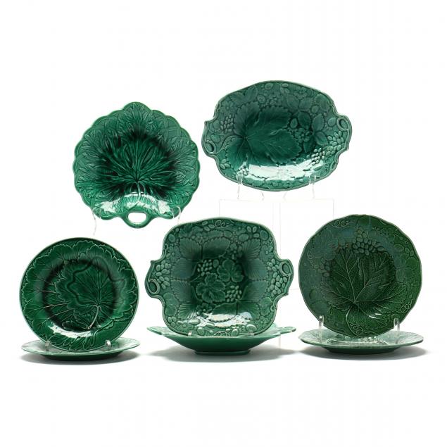 EIGHT GREEN LEAF MAJOLICA PLATES  34791f