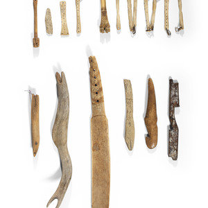 Collection of I upiaq Carved Bone 347919