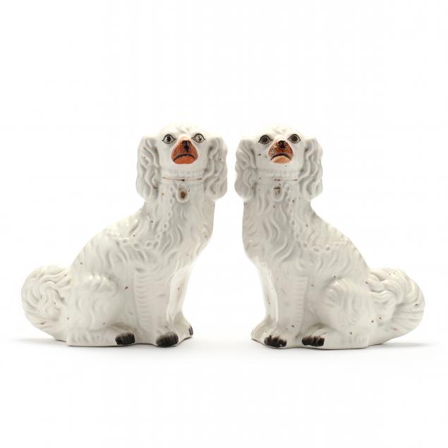 A PAIR OF ANTIQUE STAFFORDSHIRE