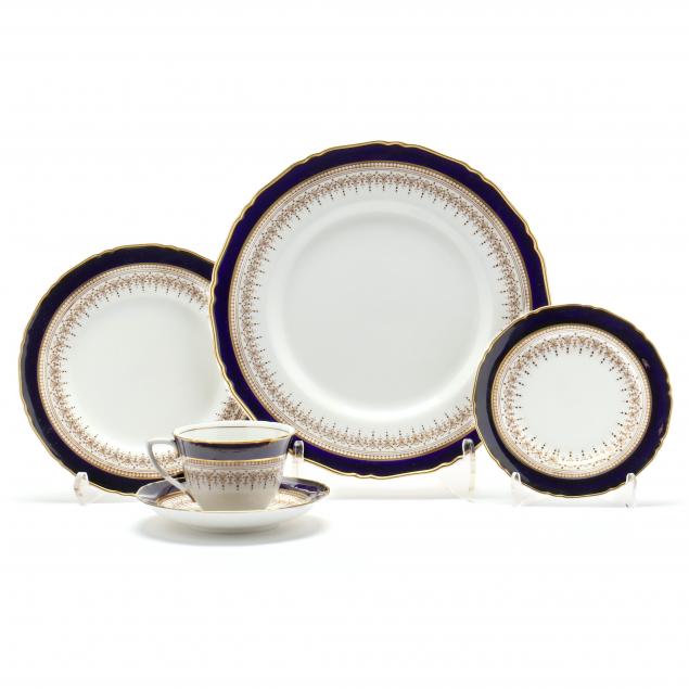 ROYAL WORCESTER 57 PIECES OF 347923