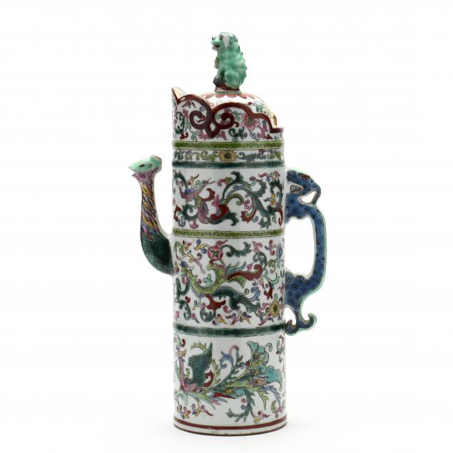 A CHINESE TIBETAN STYLE PORCELAIN 347b7a