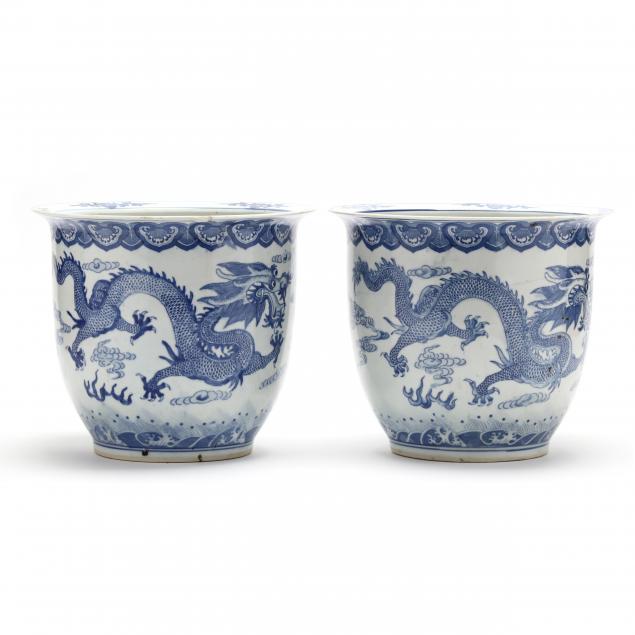 A PAIR OF CHINESE BLUE AND WHITE