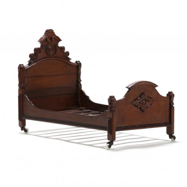 AMERICAN VICTORIAN CARVED WALNUT 347cbf