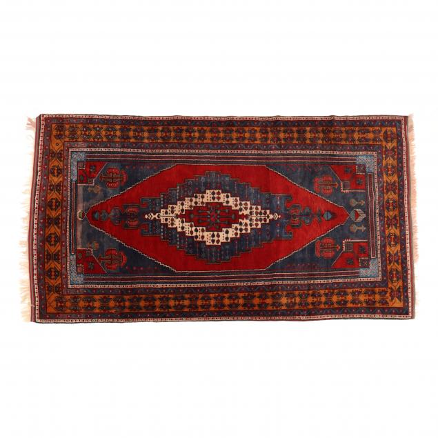 PERSIAN AREA RUG Large red medallion