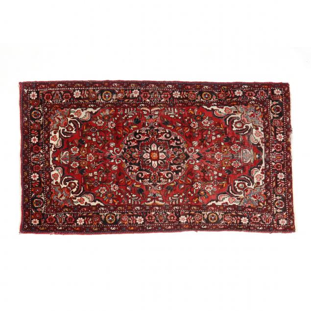 HAMADAN RUG Red field with center