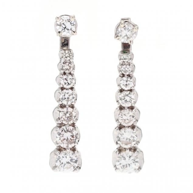 WHITE GOLD AND DIAMOND STUD EARRINGS