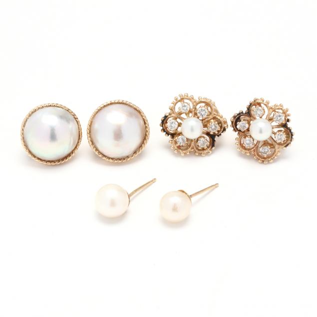 THREE PAIRS OF GOLD AND PEARL EARRINGS 3457fb