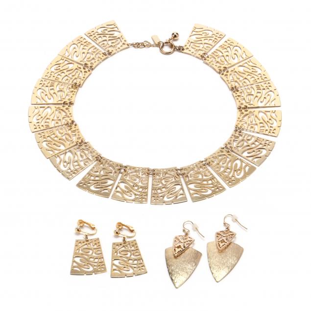 METAL COLLAR NECKLACE AND TWO PAIRS