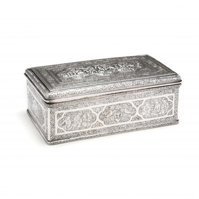 A LARGE PERSIAN SILVER TABLE BOX  3458e1