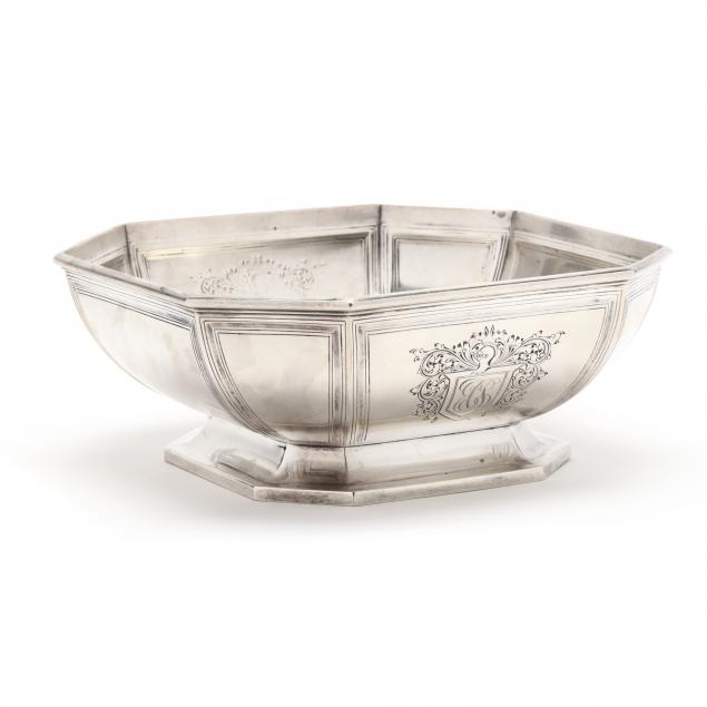 AN ANTIQUE STERLING SILVER BOWL 346532