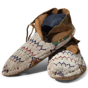 Northern Plains Beaded Hide Moccasins late 3465be