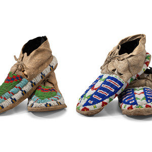 Northern Plains Beaded Hide Moccasins early 3465c8