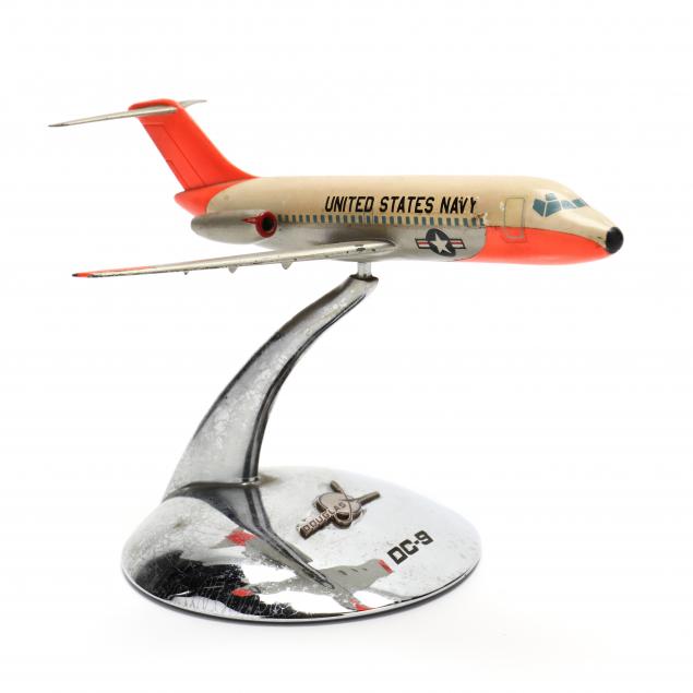 VINTAGE DIECAST DOUGLAS DC-9 MODEL