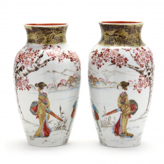 A PAIR OF JAPANESE KUTANI VASES WITH