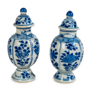 A Pair of Chinese Miniature Blue 348eee