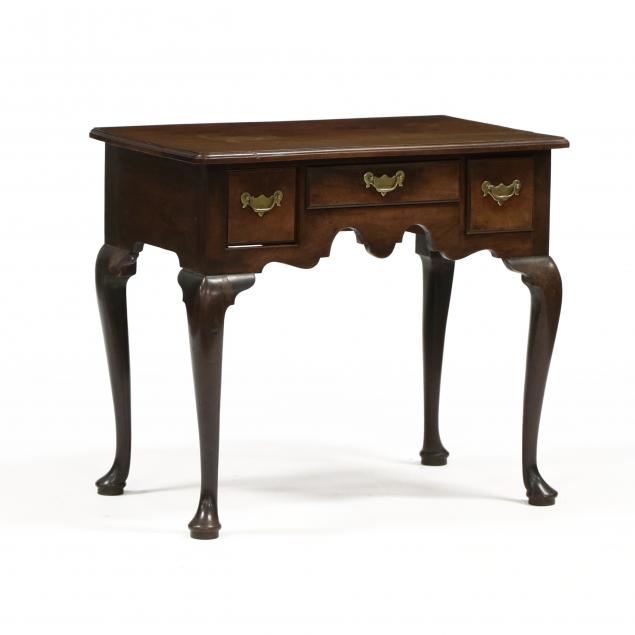 ENGLISH QUEEN ANNE MAHOGANY DRESSING