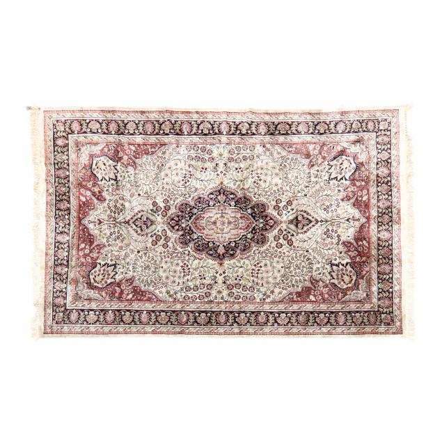 ORIENTAL AREA RUG Ivory field with
