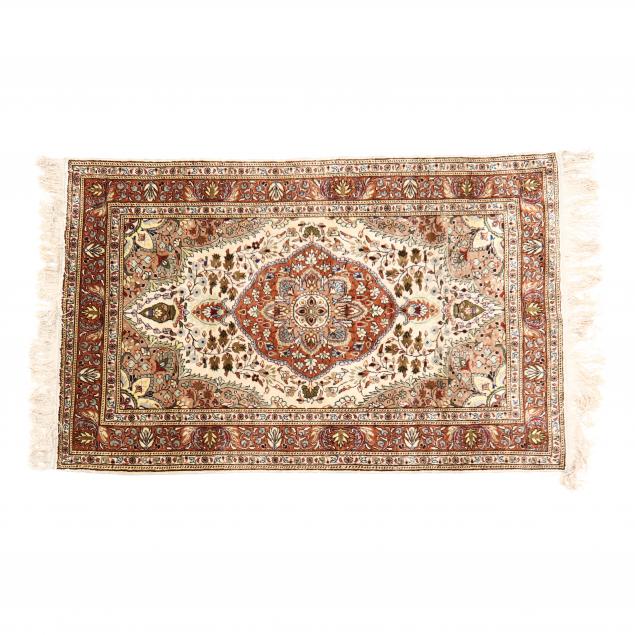 INDO PERSIAN AREA RUG With central 348f3f