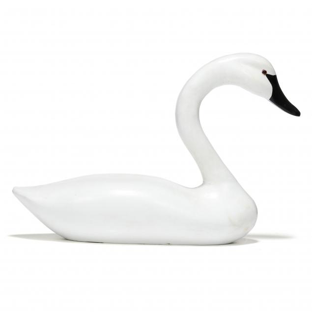 LARGE CARVED AND PAINTED SWAN DECOY 348f7c