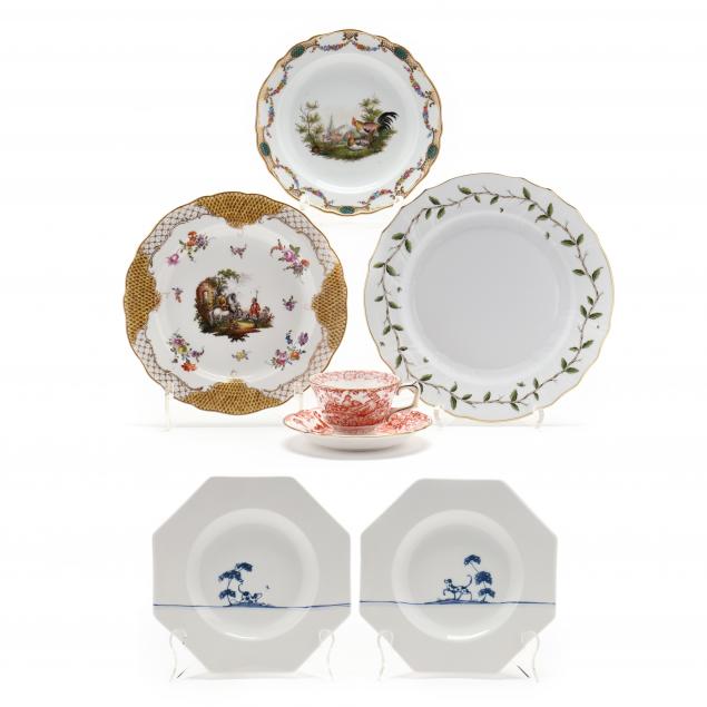 A GROUP OF CONTINENTAL PORCELAINS 34905f