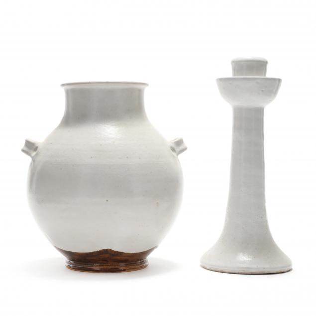 TWO PIECES GLAZED CHINESE WHITE  349161