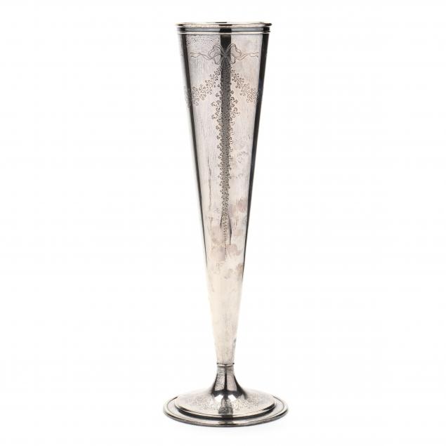 AN ANTIQUE STERLING SILVER TALL