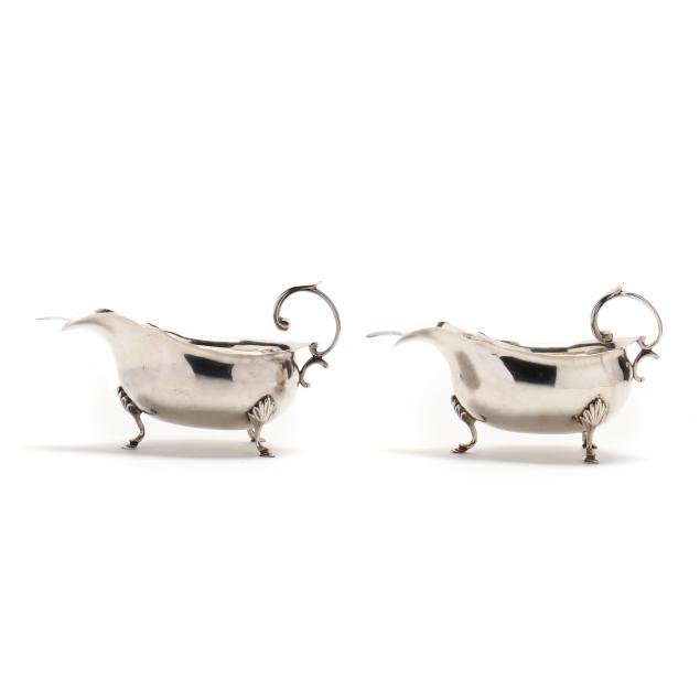 A PAIR OF EDWARDIAN SILVER SAUCEBOATS