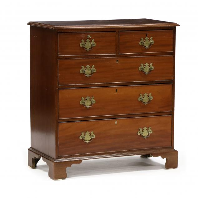 ANTIQUE ENGLISH MAHOGANY CHEST OF DRAWERS