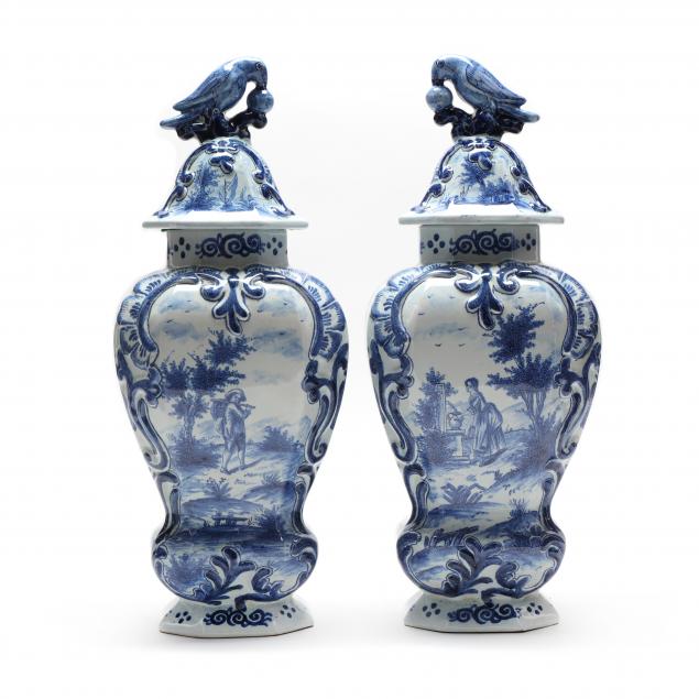 PAIR OF DUTCH DELFT BLUE AND WHITE