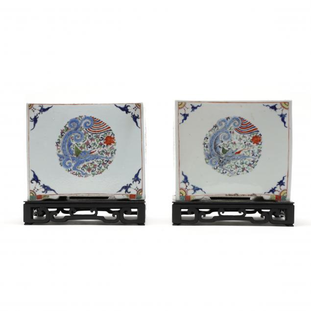 A PAIR OF CHINESE PORCELAIN SQUARE