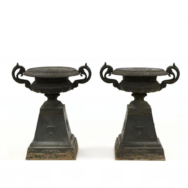 PAIR OF CLASSICAL STYLE IRON GARDEN