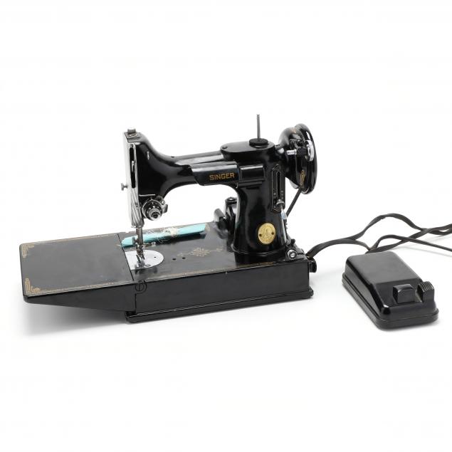 SINGER FEATHERWEIGHT SEWING MACHINE 3498c8