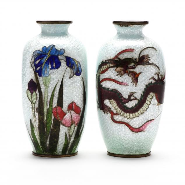 A PAIR OF JAPANESE GINBARI CLOISONNE