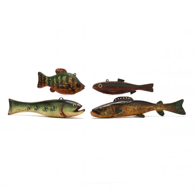 FOUR VINTAGE FISHING DECOYS INCLUDING 349a34