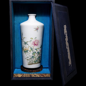 A Chinese Famille Rose Porcelain 349b03