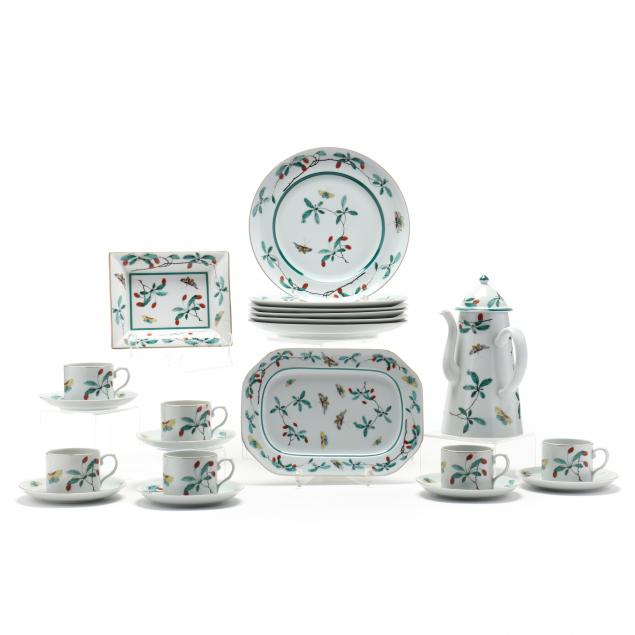 MOTTAHEDEH PORCELAIN FAMILLE VERTE SERVICE