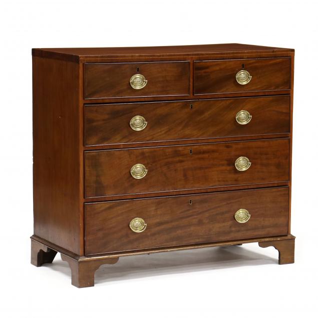 GEORGE III MAHOGANY CHEST OF DRAWERS