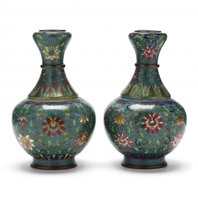 A PAIR OF CHINESE CLOISONNE VASES 349e94