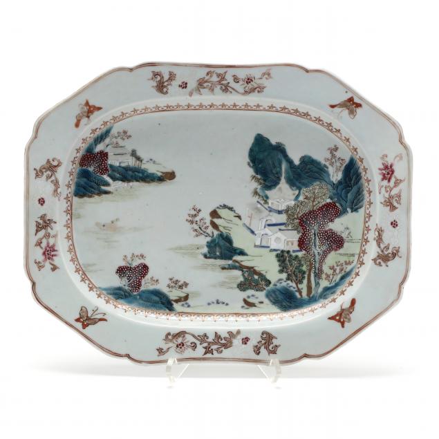 A CHINESE EXPORT PORCELAIN PLATTER