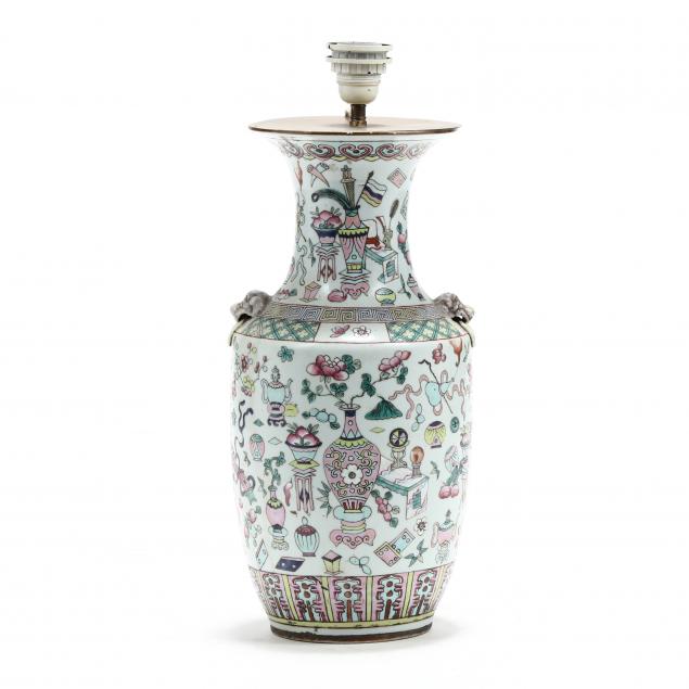 A CHINESE ONE HUNDRED ANTIQUES VASE