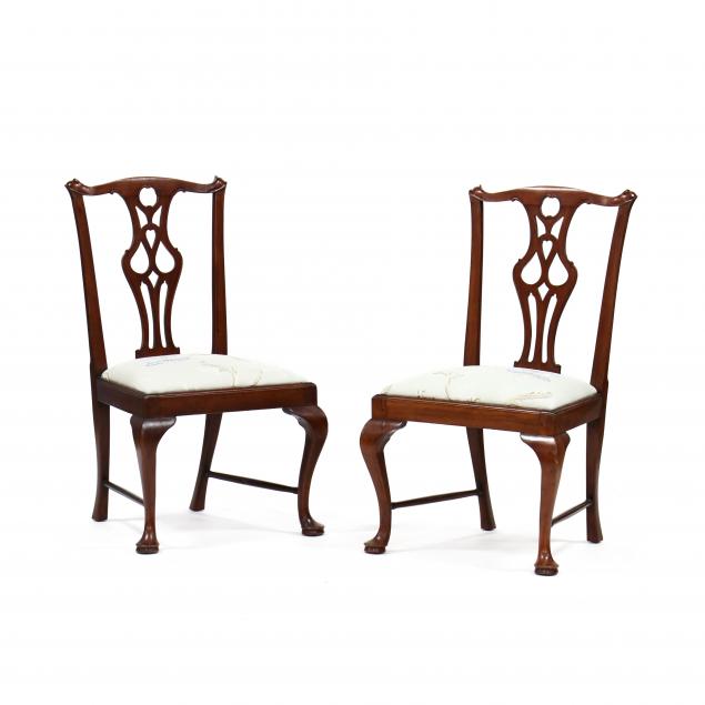 PAIR OF AMERICAN ANTIQUE QUEEN