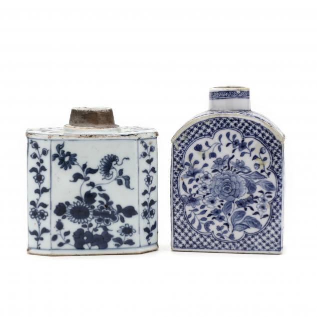 TWO CHINESE BLUE AND WHITE EXPORT 34a0f0