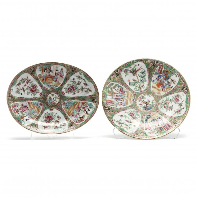 A CHINESE EXPORT ROSE MEDALLION CHARGER