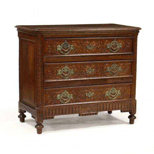 FRENCH PROVINCIAL OAK CARVED CHEST 34a27b