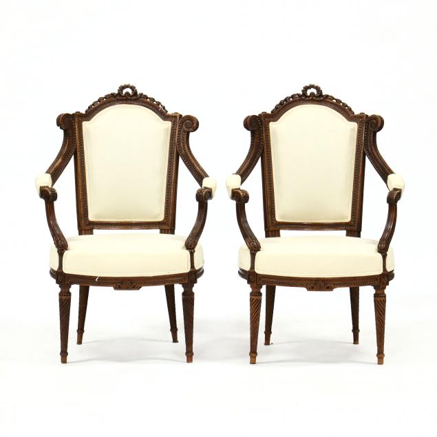 PAIR OF LOUIS XVI STYLE CARVED 34a27c