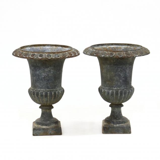 A PAIR OF CLASSICAL STYLE CAST 34a310